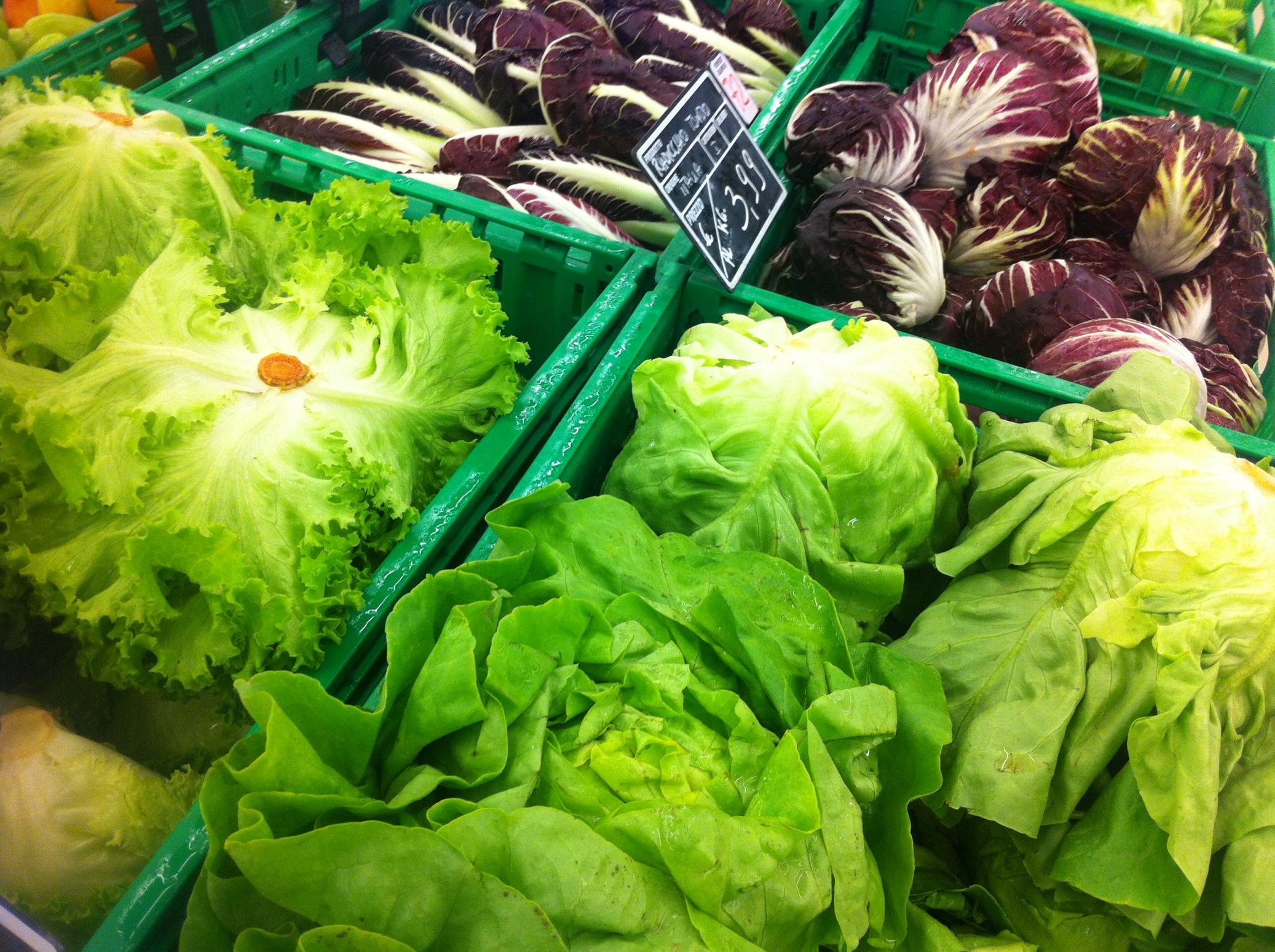 Locally sourced fresh vegetables at the supermarket in Perdonone 